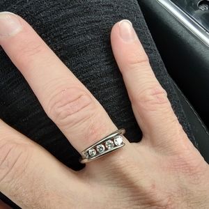 7/8 K white gold ring
